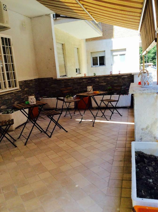 Acomodação com café da manhã  Like Family House Roma