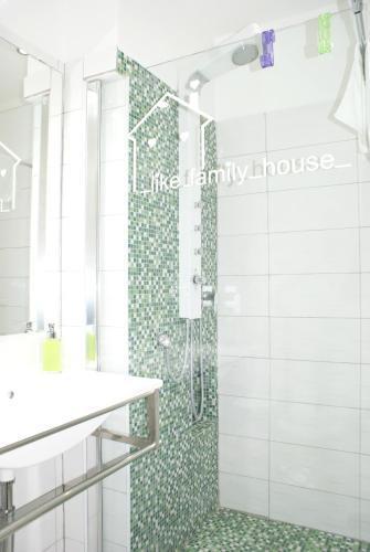 Alojamento de Acomodação e Pequeno-almoço Like Family House 3*